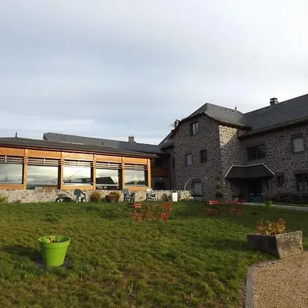 Hébergement de vacances Charme Avec Piscine Privee Chauffee, Wi-fi, Proche Parc Volcans Et - Fr-1-742-617 Neussargues en Pinatelle